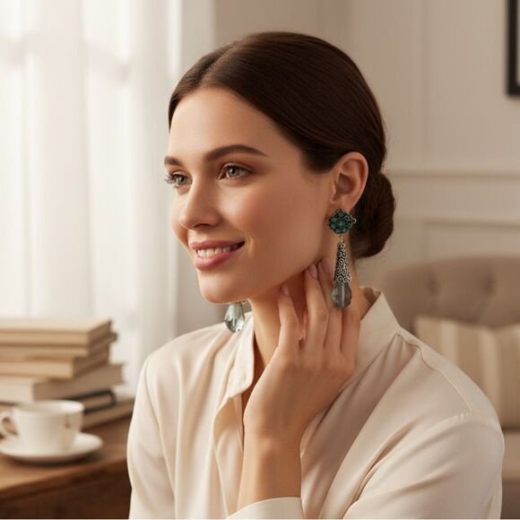 Vintage-Style Crystal Drop Earrings with Blue Rhinestones - Picture 2 of 5